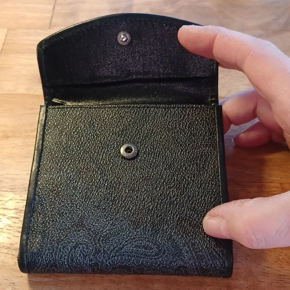 Genuine Leather Vintage Liz Claiborne Wallet. - Picture 3 of 8